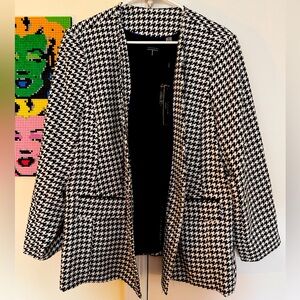 Tahari houndstooth collarless blazer